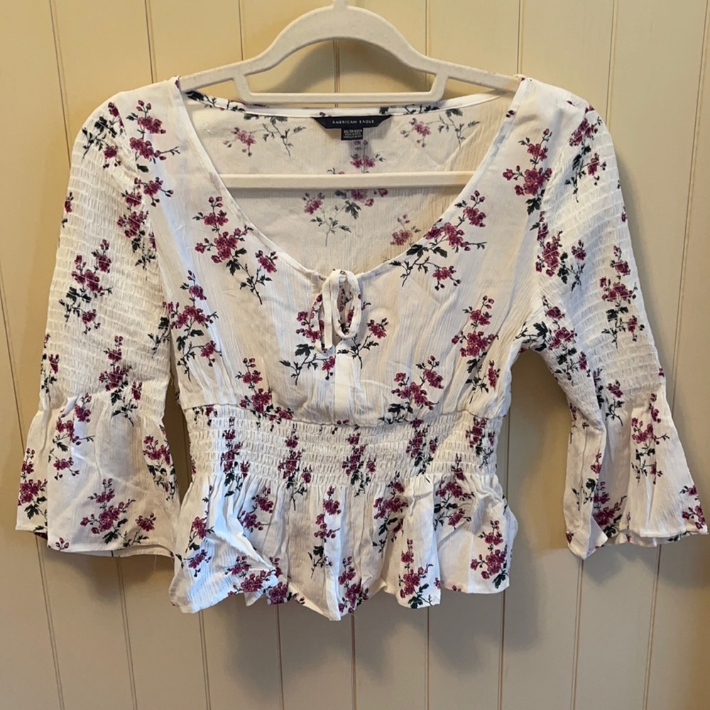 American Eagle lightweight floral blouse